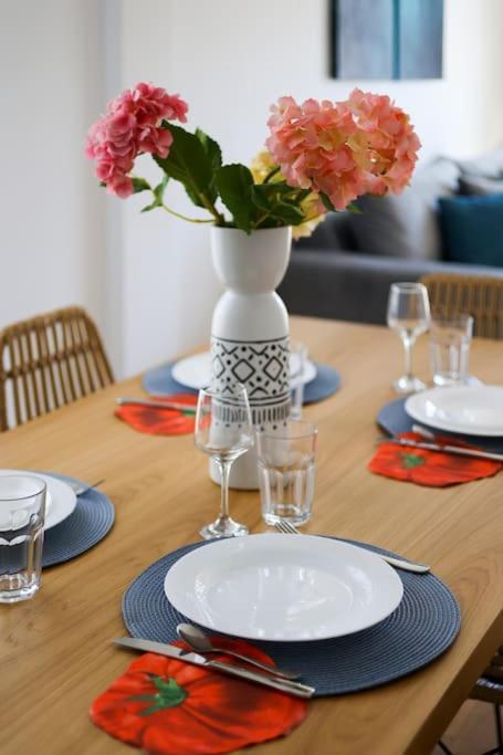 Blue Delta Apartment Palaio Faliro Athen Eksteriør billede