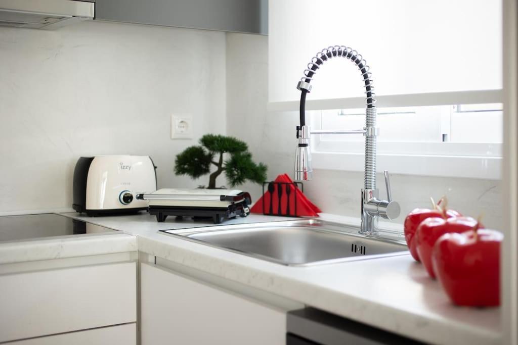 Blue Delta Apartment Palaio Faliro Athen Eksteriør billede