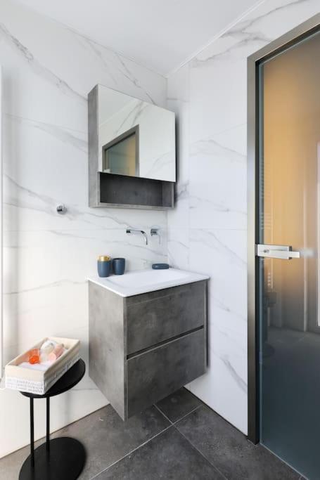 Blue Delta Apartment Palaio Faliro Athen Eksteriør billede